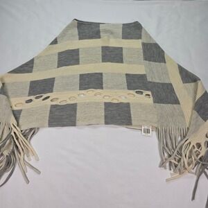 This & That El Open Detail‎ Poncho Grey Cream Checkered Fringe Knit Wrap NEW